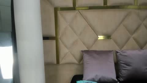 Snapshot of issysleblanc chatting on January 13, 2026, 3:01 am Issys online show from January 13, 2026, 3:01 am