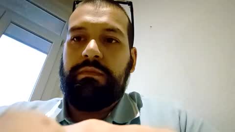 italianbigboy93 online show from November 4, 2025, 4:17 pm