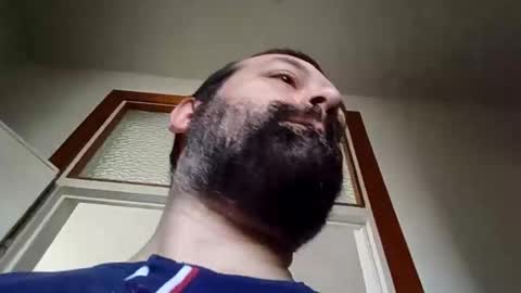 Snapshot of italianbigboy932 chatting on April 4, 2026, 10:24 am italianbigboy932 online show from April 4, 2026, 10:24 am