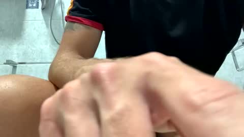 italianbigcock91 online show from March 11, 2026, 7:58 am