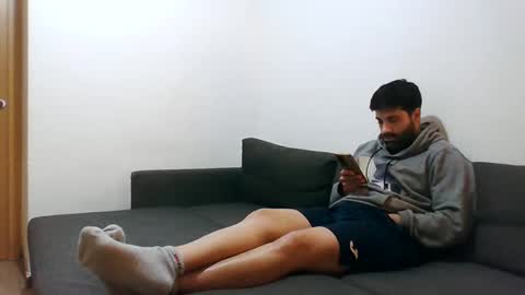 Snapshot of italianboybcn chatting on January 1, 2025, 1:15 am italianboybcn online show from January 1, 2025, 1:15 am