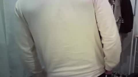 italianboybcn online show from November 30, 2025, 9:19 pm