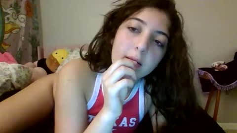 ItalianKitty online show from November 12, 2025, 1:50 am