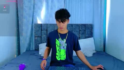 ithan_kingtwin online show from May 30, 2026, 7:33 pm