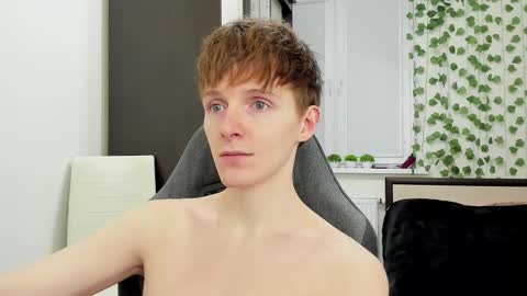 Snapshot of ithan_red chatting on February 1, 2026, 6:06 pm Ethan online show from February 1, 2026, 6:06 pm