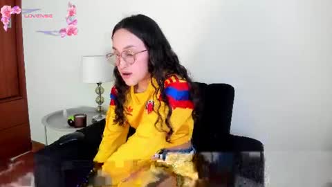 Snapshot of its__angelica_ chatting on July 7, 2026, 7:29 pm Angelica online show from July 7, 2026, 7:29 pm
