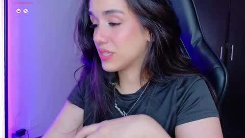 Snapshot of its_bunnyy chatting on February 10, 2026, 9:52 pm K A R I online show from February 10, 2026, 9:52 pm