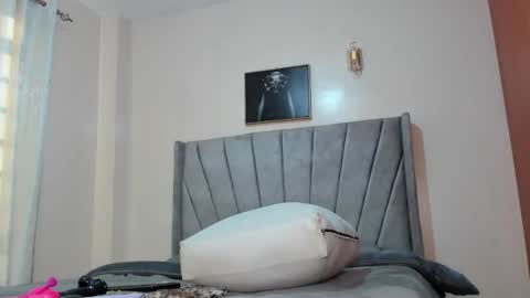 Snapshot of its_canella chatting on January 8, 2025, 4:34 am canella online show from January 8, 2025, 4:34 am