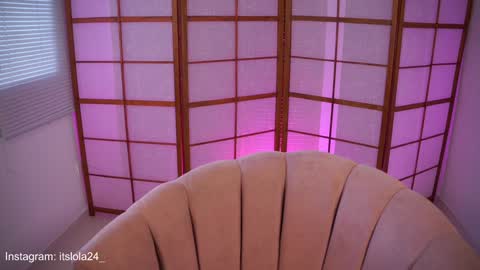 Snapshot of its_lola chatting on January 8, 2025, 11:32 am online show from January 8, 2025, 11:32 am