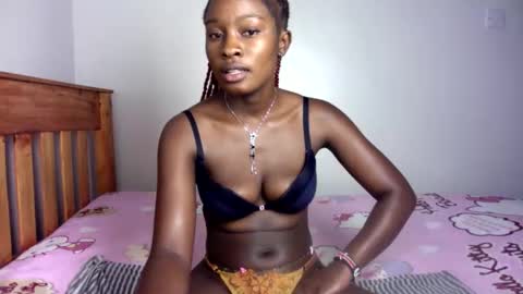 Snapshot of its_miah chatting on May 24, 2026, 12:10 pm miah online show from May 24, 2026, 12:10 pm