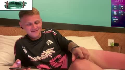 Snapshot of its_mylo chatting on May 5, 2026, 2:36 pm Mylo online show from May 5, 2026, 2:36 pm