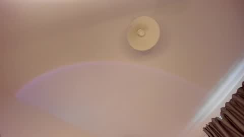 Isabella online show from March 13, 2026, 2:01 pm