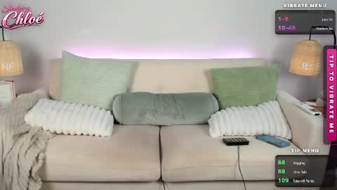 itschloelaurent online show from June 18, 2026, 4:33 pm
