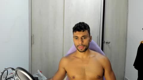 Snapshot of itsgeo1111 chatting on March 10, 2025, 3:56 am CALL ME GEO online show from March 10, 2025, 3:56 am