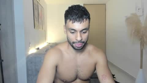 Snapshot of itsgeo1111 chatting on October 17, 2025, 4:37 am CALL ME GEO online show from October 17, 2025, 4:37 am