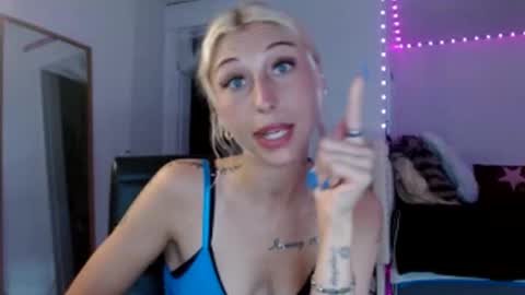 itsirelandbby online show from April 14, 2026, 6:14 pm