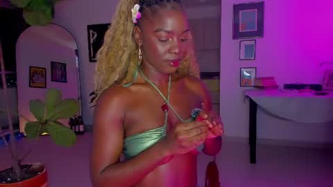 Snapshot of itslau_ chatting on August 9, 2026, 2:46 am lau online show from August 9, 2026, 2:46 am