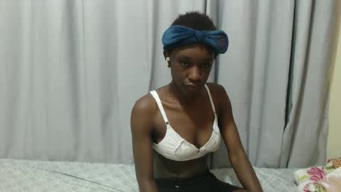 Laynne online show from October 9, 2025, 9:29 am