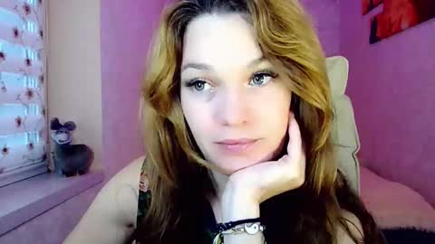 Snapshot of itslunaday chatting on November 5, 2025, 6:57 am itslunaday online show from November 5, 2025, 6:57 am