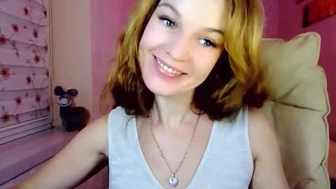 Snapshot of itslunaday chatting on November 10, 2025, 7:02 pm itslunaday online show from November 10, 2025, 7:02 pm