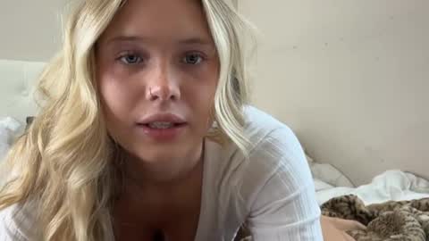 Snapshot of itsmadisynmae chatting on September 9, 2025, 3:44 pm OF madisynmaee online show from September 9, 2025, 3:44 pm