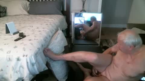 itsmehere2022 online show from October 5, 2025, 6:17 pm