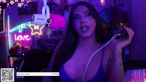 Nicki Foxx online show from October 22, 2025, 12:00 am