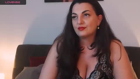 Snapshot of itsyourlady chatting on January 5, 2025, 2:30 pm Melissa Khaan online show from January 5, 2025, 2:30 pm