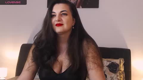 Snapshot of itsyourlady chatting on January 11, 2025, 11:12 am Melissa Khaan online show from January 11, 2025, 11:12 am