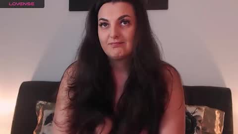 Snapshot of itsyourlady chatting on February 12, 2025, 10:03 am Melissa Khaan online show from February 12, 2025, 10:03 am