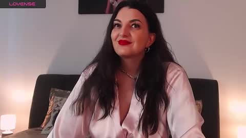 Snapshot of itsyourlady chatting on February 21, 2025, 11:01 am Melissa Khaan online show from February 21, 2025, 11:01 am