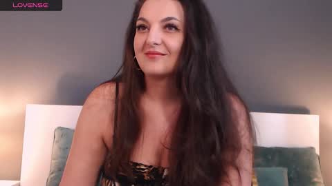 Melissa Khaan online show from December 3, 2025, 7:49 am