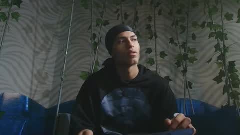 itszairen online show from March 15, 2026, 3:45 am