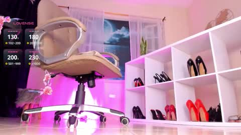 Snapshot of itzel__ chatting on November 17, 2025, 1:39 pm Call me Itzel online show from November 17, 2025, 1:39 pm