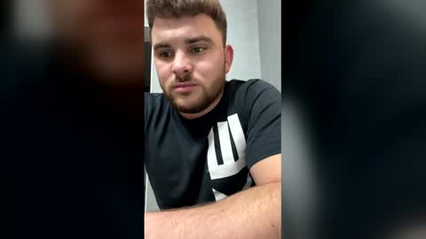 iurcupetru07 online show from December 15, 2025, 2:54 pm