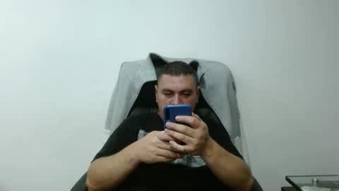 Snapshot of ivan_sexyx chatting on February 4, 2025, 2:39 am Ivan M online show from February 4, 2025, 2:39 am