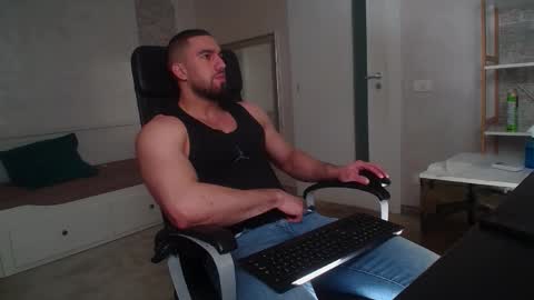 IvanHydee online show from February 8, 2026, 5:33 am