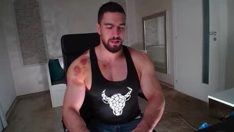 Snapshot of ivanhydee chatting on March 8, 2026, 5:44 am IvanHydee online show from March 8, 2026, 5:44 am