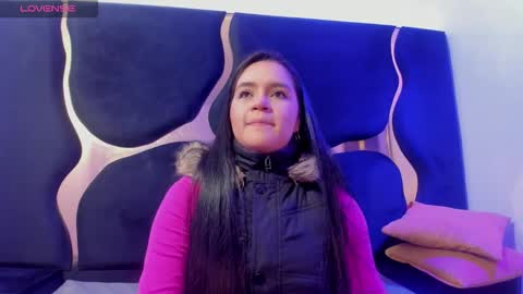 ivannaa18 online show from November 3, 2025, 3:52 am