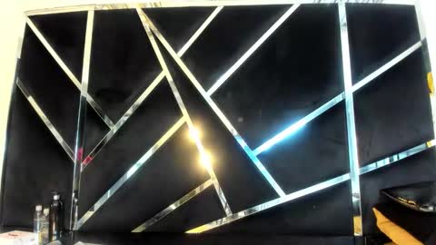 ivannaa18 online show from November 24, 2025, 3:39 am