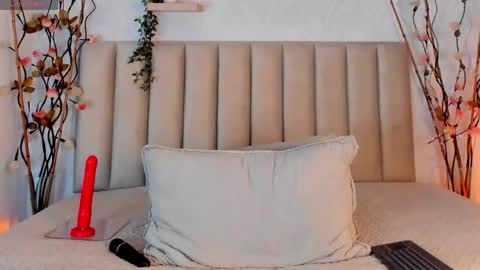Snapshot of ivone_adams chatting on April 18, 2026, 8:42 pm Ivone Adams online show from April 18, 2026, 8:42 pm