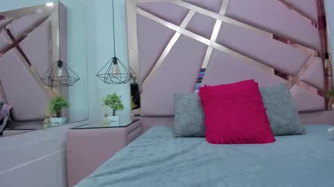 IvonJanice online show from November 20, 2025, 1:22 pm