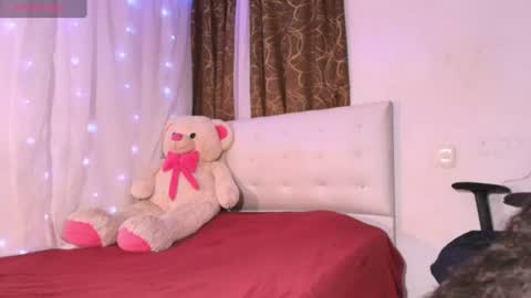 Snapshot of ivonjoness chatting on June 28, 2026, 4:40 am Ivon Miss Jones online show from June 28, 2026, 4:40 am