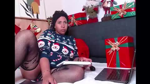 ivonne_collins33 online show from December 16, 2025, 2:27 am
