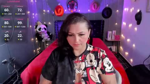 Ivonne online show from November 27, 2025, 7:43 am