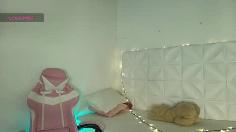 Ivonny online show from April 22, 2026, 12:39 pm
