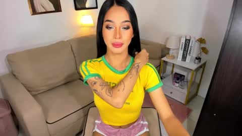 kirstenelsie online show from December 30, 2024, 12:42 pm