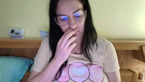 Snapshot of ivoryorchid chatting on November 10, 2025, 5:01 pm Ivory online show from November 10, 2025, 5:01 pm