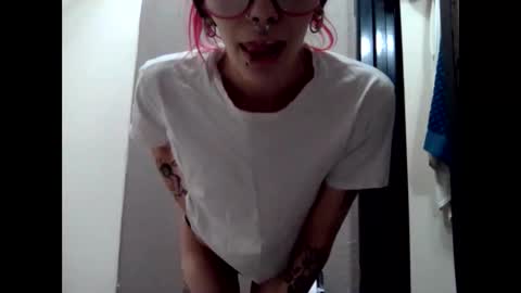 ivorytrixx online show from February 10, 2026, 5:50 pm