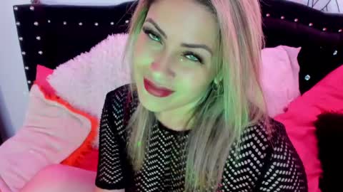 Diana Rojas  online show from February 22, 2025, 5:13 pm